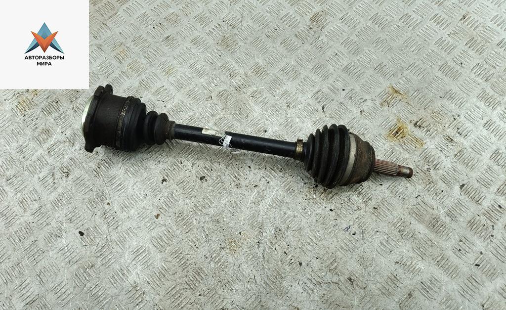 полуось передняя левая (приводной вал, ШРУС) Volkswagen Golf 3 поколение 1995, 1.8 л., бензин, АКПП, синий, хетчбэк 3 дв. - фото №1