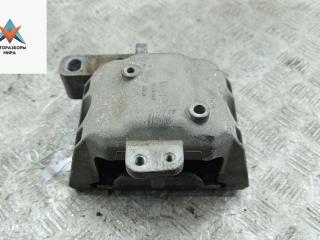 подушка крепления двигателя Volkswagen Bora 1 поколение 2000, 2.0 л., бензин, МКПП, синий, седан
