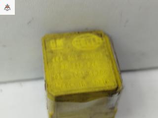 Реле втягивающее стартера Opel Astra H/Family [рестайлинг] 2005, 1.7 л., дизель, МКПП, чёрный, хетчбэк 5 дв., 90226846