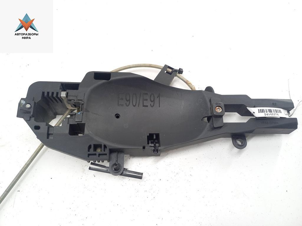 Корпус (держатель) ручки двери задней правой BMW 3 серия E90/E91/E92/E93 2005, 2.0 л., бензин, МКПП, серый, универсал - фото №1