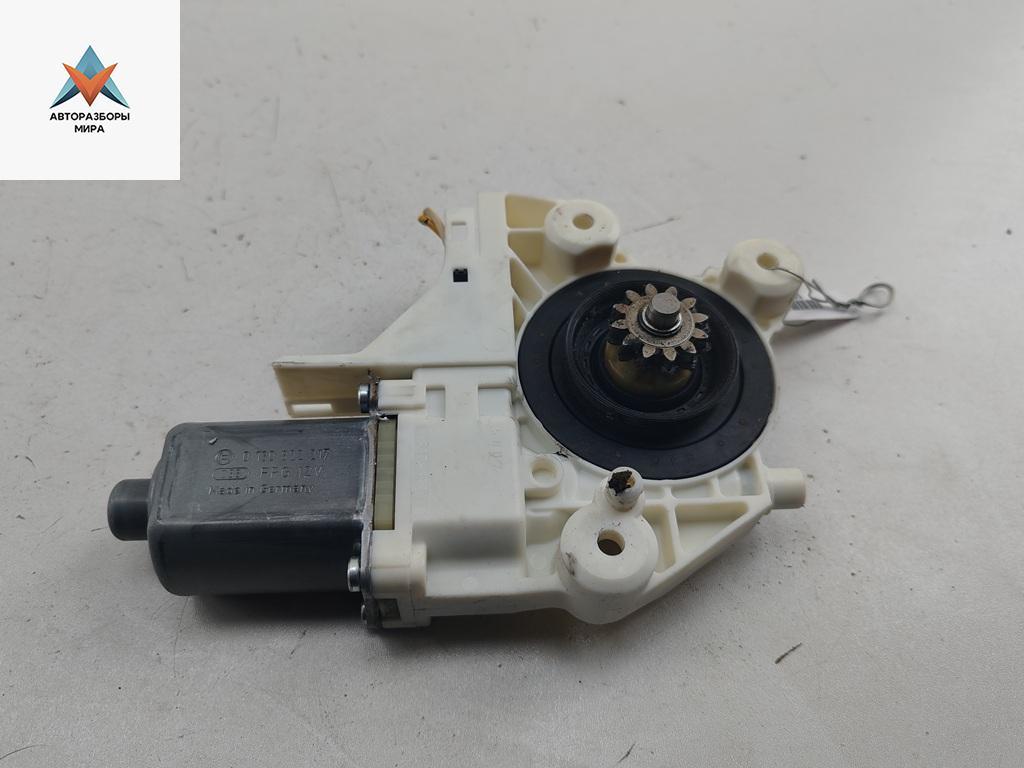 моторчик стеклоподъемника передний левый Ford Focus 2 поколение 2006, 1.4 л., МКПП, универсал, 4M5T14A389 - фото №1