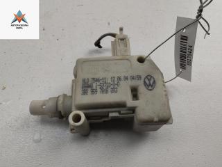 активатор замка багажника Skoda Octavia mk1 (A4 1U) 2004, 2.0 л., бензин, МКПП, синий, универсал, 3B0959781B