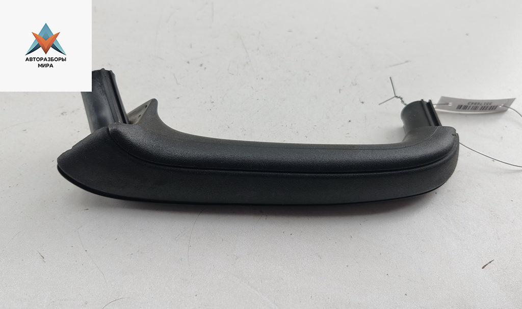 ручка внутренняя передняя правая Volkswagen Passat B3 1991, 1.8 л., бензин, МКПП, зелёный, универсал, 357867180 - фото №1