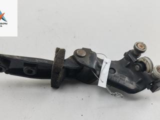 ролик двери сдвижной Volkswagen Caddy 3 поколение 2007, 1.4 л., бензин, МКПП, красный, фургон, 2K0843335A