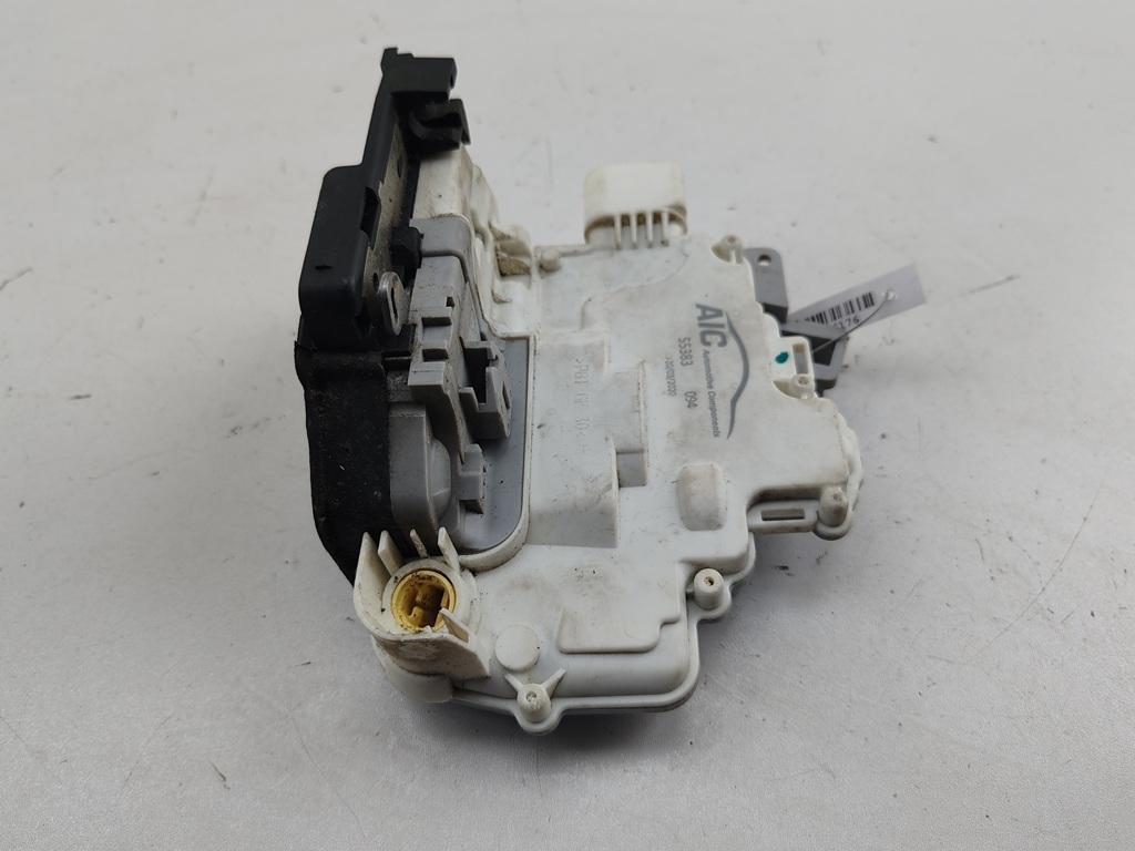 замок двери передней левой Volkswagen Passat B6 2005, 1.6 л., бензин, МКПП, серый, универсал