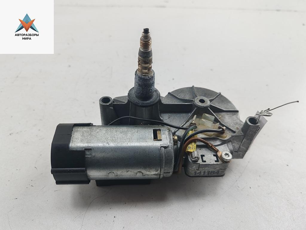 Двигатель стеклоочистителя заднего (моторчик дворников) Volkswagen Passat B3 1991, 1.8 л., бензин, МКПП, зелёный, универсал, 333955713C - фото №1