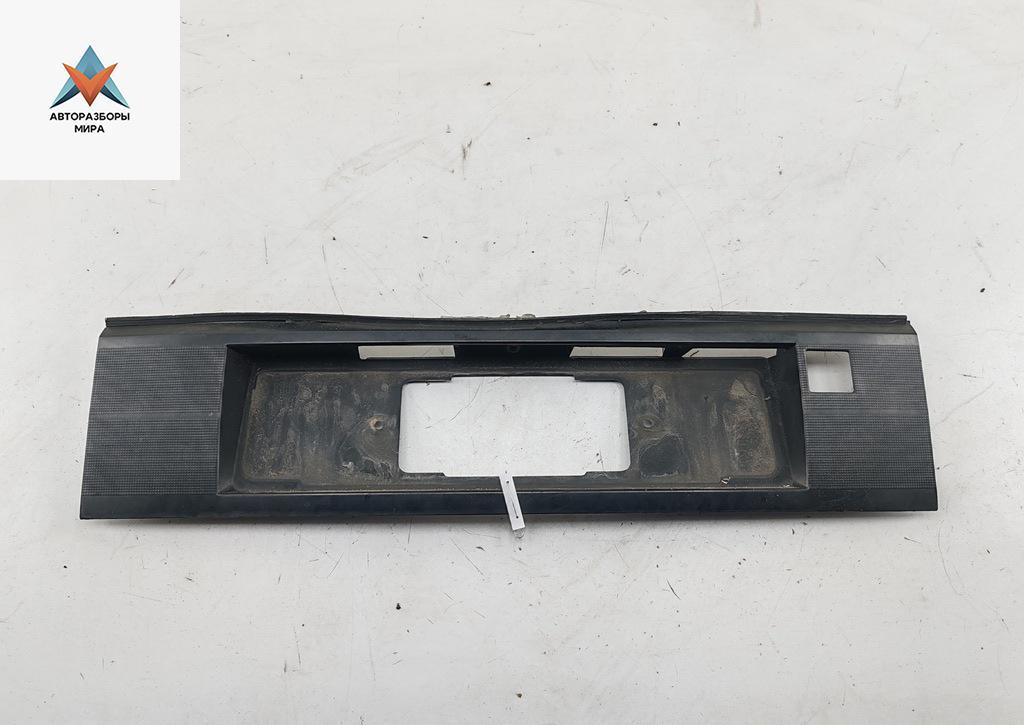 бленда Volkswagen Passat B3 1991, 1.8 л., бензин, МКПП, зелёный, универсал, 333853489 - фото №1