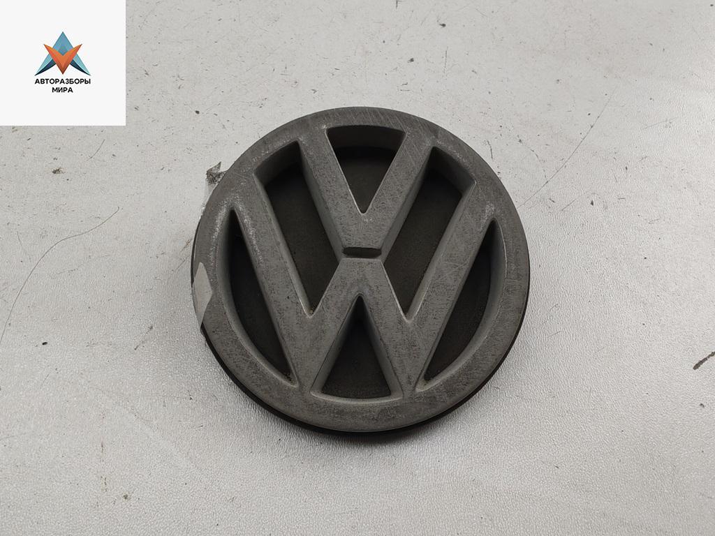эмблема Volkswagen Passat B3 1991, 1.8 л., бензин, МКПП, зелёный, универсал, 357853601B - фото №1