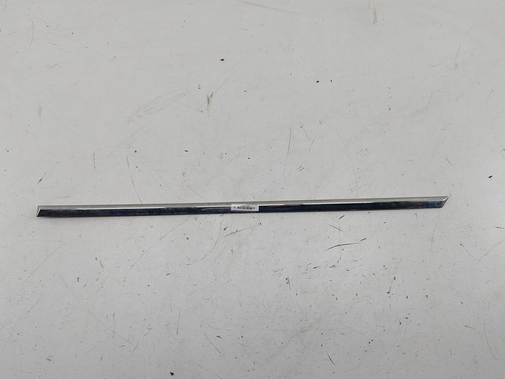 молдинг двери задней левой Volkswagen Passat B6 2010, 1.6 л., бензин, МКПП, серый, универсал, 3C0853753C