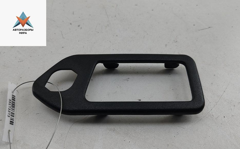 Накладка на ручку двери Volkswagen Passat B3 1991, 1.8 л., бензин, МКПП, зелёный, универсал, 357837248 - фото №1