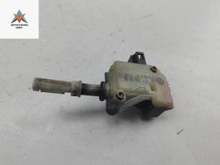 активатор замка багажника Skoda Superb 1 поколение 2002, 1.9 л., дизель, МКПП, синий, седан, 3B5827061C, 3B0959781D