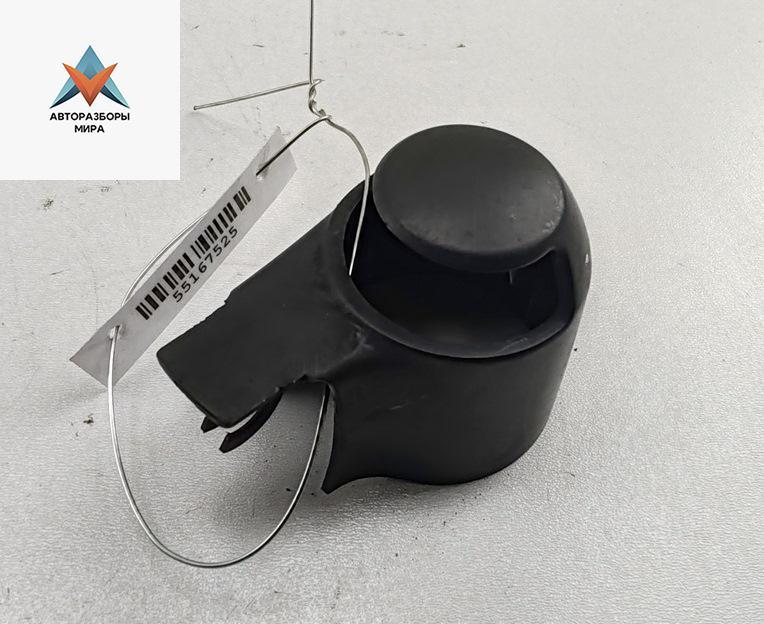 крышка поводка стеклоочистителя Volkswagen Passat B6 2008, 2.0 л., дизель, МКПП, чёрный, универсал, 6Q6935435D - фото №1