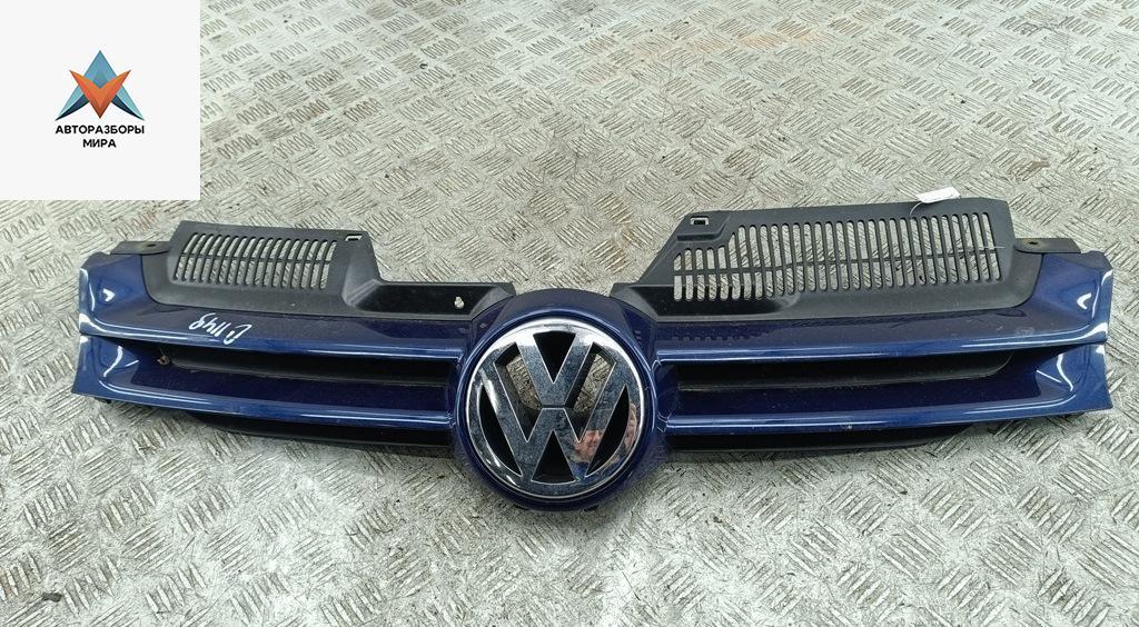 решетка радиатора Volkswagen Golf 5 поколение 2006, синий, хетчбэк 5 дв. - фото №1