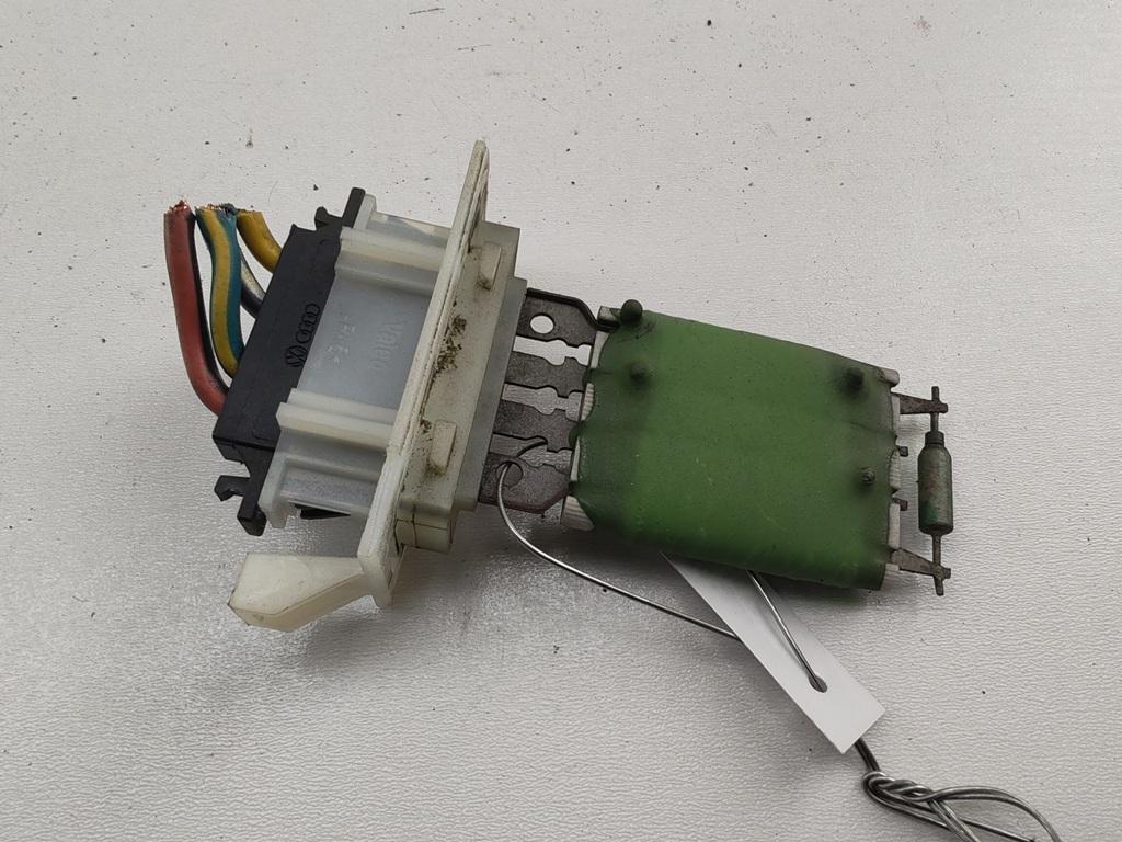 сопротивление печки Volkswagen Passat B6 2008, 2.0 л., дизель, МКПП, чёрный, универсал