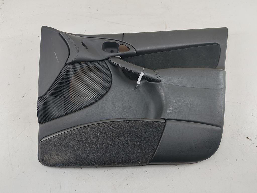 обшивка двери передняя правая Ford Focus I 1998, 1.4 л., бензин, МКПП, зелёный, универсал, 98ABA23942
