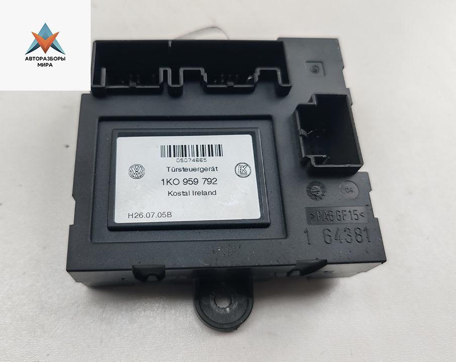 модуль управления двери Volkswagen Caddy 3 поколение 2005, 2.0 л., дизель, МКПП, белый, фургон, 3D1837016, 1KO959792 - фото №1