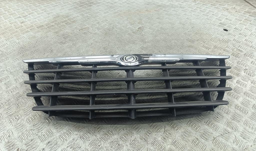решетка радиатора Chrysler Voyager 2004, серый, минивэн, 04857960AA