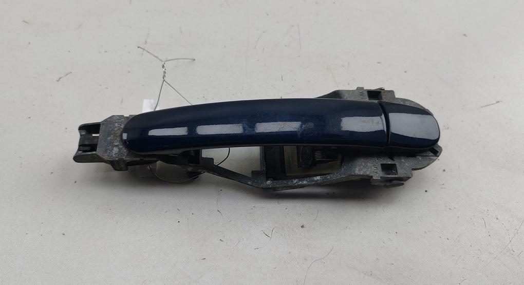 ручка наружная передняя правая Volkswagen Passat B5+ (GP) 2002, 1.9 л., дизель, МКПП, синий, универсал, 3B0837885