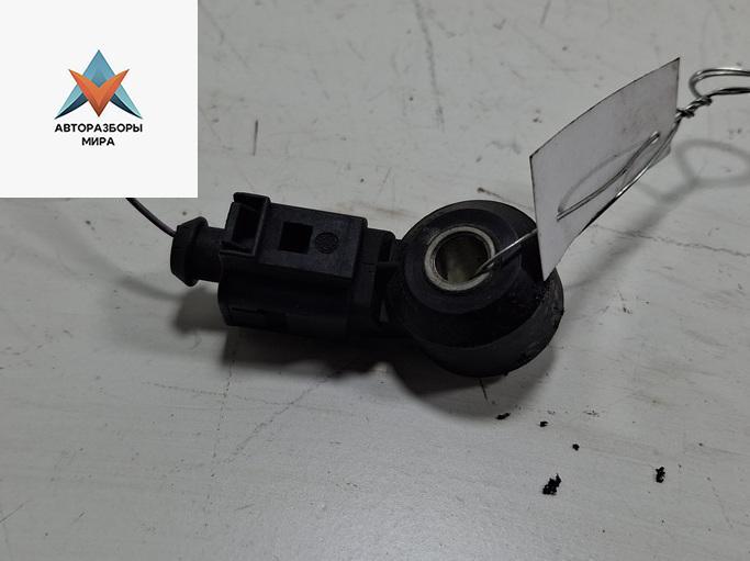 датчик детонации SEAT Leon 2 поколение 2006, 1.6 л., бензин, МКПП, жёлтый, хетчбэк 5 дв., 030905377C - фото №1