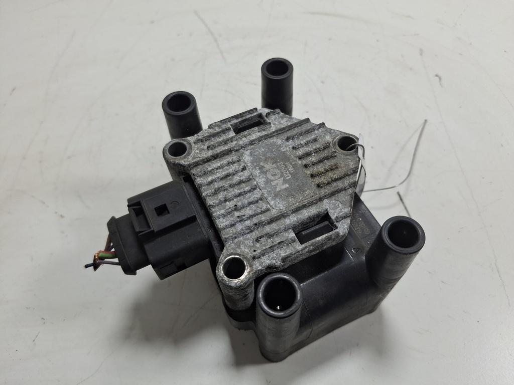 катушка зажигания SEAT Leon 2006, 1.6 л., бензин, МКПП, жёлтый, хетчбэк 5 дв.