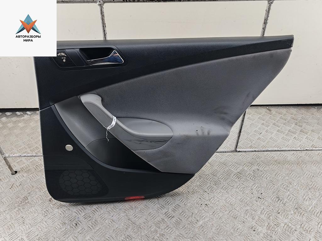 обшивка двери задняя правая Volkswagen Passat B6 2008, 1.9 л., дизель, МКПП, красный, универсал, 3C9867212CRULB - фото №1
