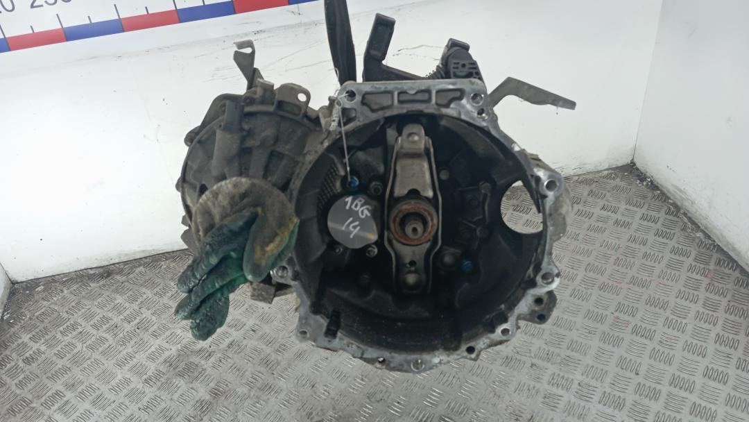 МКПП Skoda Rapid 1 поколение 2014, 1.6 л., дизель, МКПП, хетчбэк 5 дв., MZL - фото №1