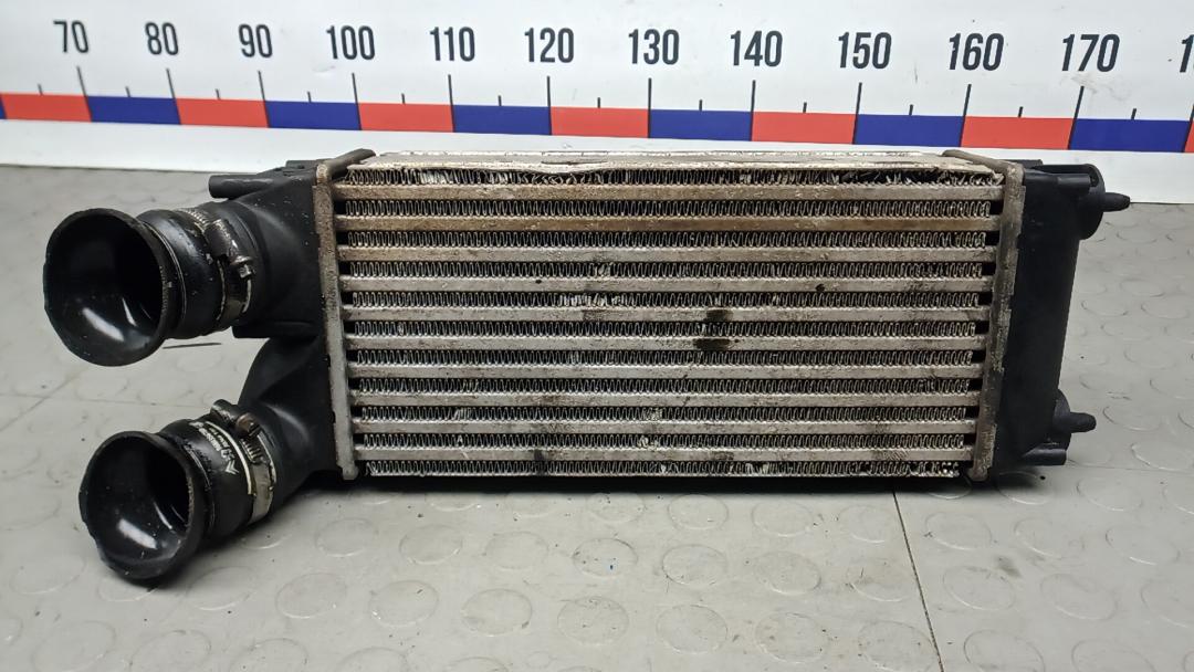 радиатор интеркулера Peugeot 308 T7 2008, 1.6 л., дизель, МКПП, хетчбэк 5 дв. - фото №1
