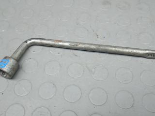 ключ колесный (балонный) Volkswagen Passat B6 2009, 2.0 л., дизель, МКПП, седан