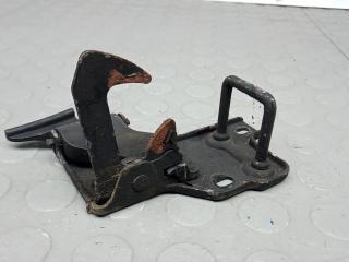 ручка открывания капота Skoda Yeti 1 поколение 2012, 1.2 л., бензин, МКПП, внедорожник 5 дв.