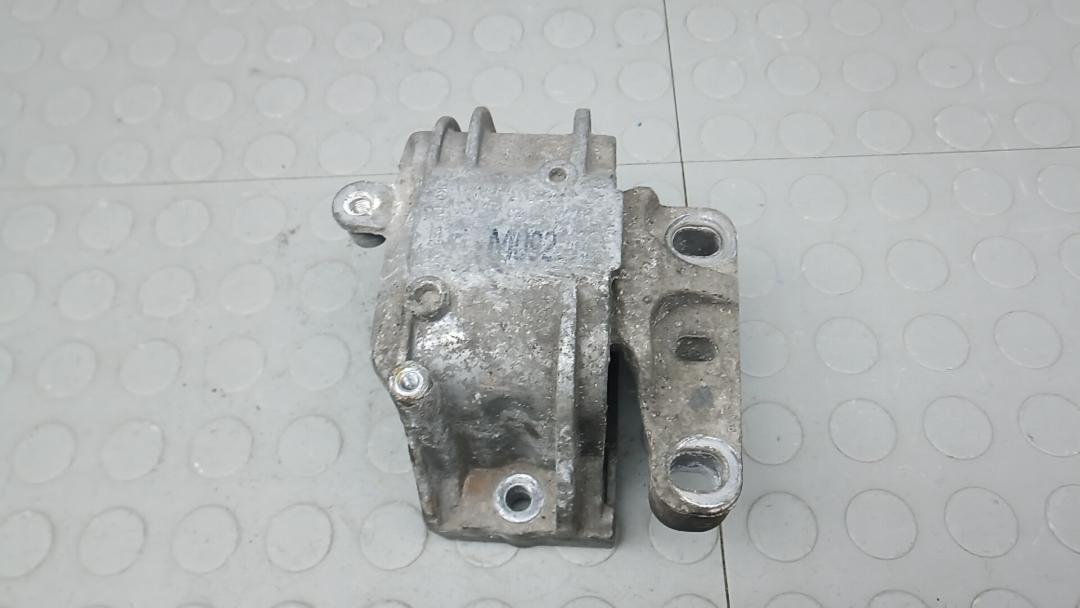 Подушка двигателя бензиновая Skoda Yeti 1 поколение 2012, 1.2 л., бензин, МКПП, внедорожник 5 дв. - фото №1