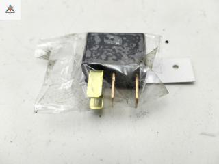 реле (прочие) Citroen C-Crosser 1 поколение 2007, 2.2 л., дизель, МКПП, чёрный, внедорожник 5 дв., MR588567