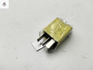 реле (прочие) Peugeot 2008 1 поколение 2015, 1.2 л., бензин, МКПП, чёрный, внедорожник 5 дв., 9673062180