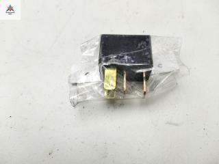 реле (прочие) Citroen C-Crosser 1 поколение 2007, 2.2 л., дизель, МКПП, чёрный, внедорожник 5 дв., MR588567