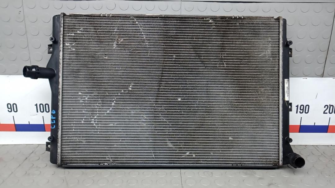 радиатор охлаждения Volkswagen Golf 6 поколение 2009, 2.0 л., дизель, МКПП, хетчбэк 5 дв. - фото №1