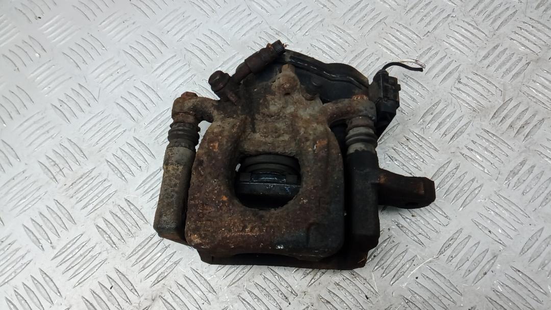 суппорт задний правый Nissan Qashqai 2 поколение 2014, 1.5 л., дизель, МКПП, внедорожник 5 дв., 440014EA0A - фото №1