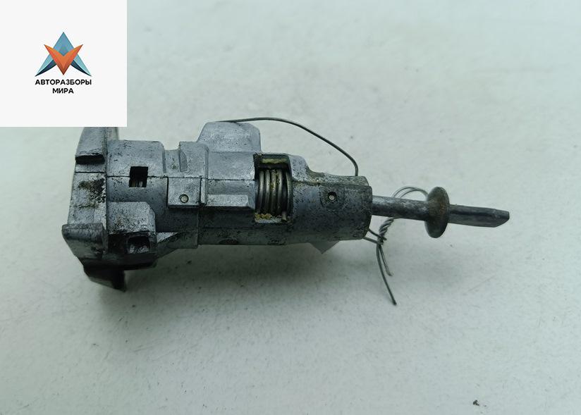 личинка дверного замка Volkswagen Passat B6 2008, 1.9 л., дизель, МКПП, красный, универсал, 3C0837167B - фото №1