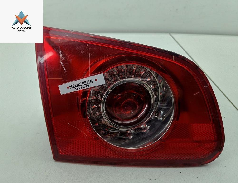 фонарь крышки багажника левый Volkswagen Passat B6 2010, 1.6 л., бензин, МКПП, серый, универсал, 3C9945093 - фото №1