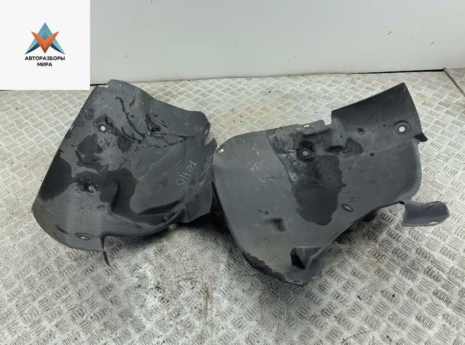 Подкрылок передний правый Renault Scenic 2 поколение 2005, 1.6 л., бензин, минивэн, 8200430598, 8200136725 - фото №1