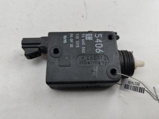 активатор замка багажника Opel Vectra B 1995, 1.6 л., бензин, МКПП, красный, седан, 90460062