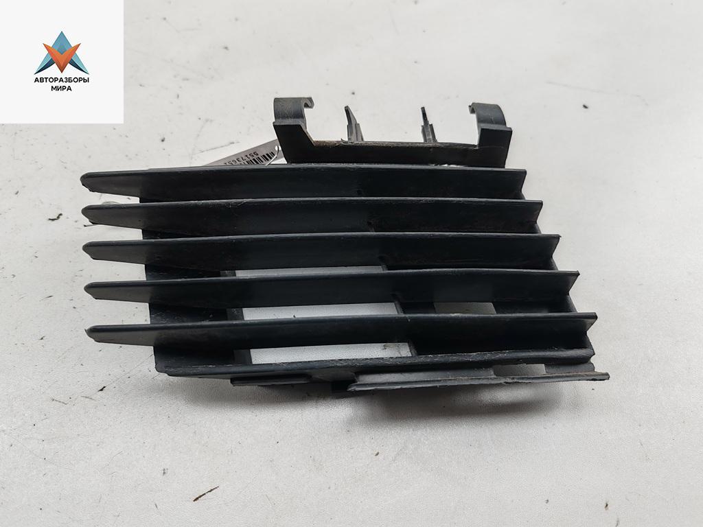 рамка фары противотуманной правой Opel Vectra C 2004, 2.2 л., бензин, МКПП, серый, хетчбэк 5 дв. - фото №1