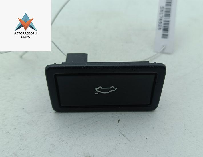 кнопка открытия багажника Volkswagen Passat B6 2008, 2.0 л., дизель, АКПП, чёрный, универсал, 3C0959831 - фото №1
