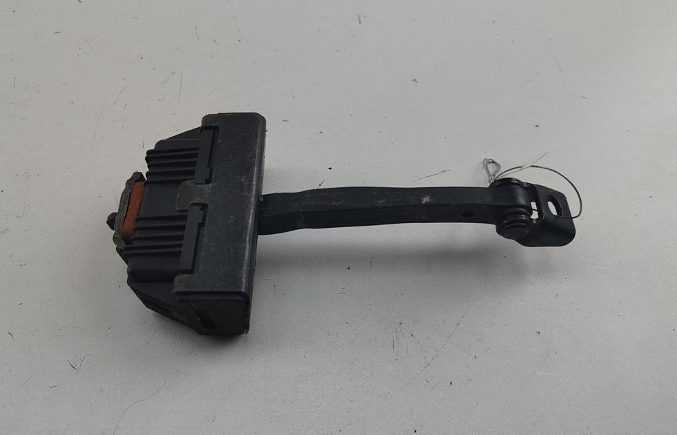 ограничитель открывания двери BMW 5 E60/E61 2006, универсал, 7176804