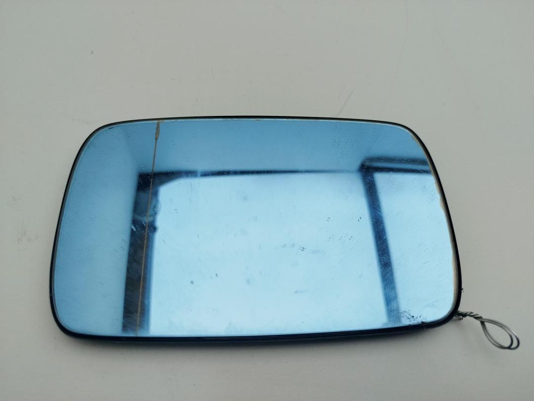 стекло зеркала наружного правого BMW 3 E36 1997, 1.8 л., бензин, МКПП, красный, универсал