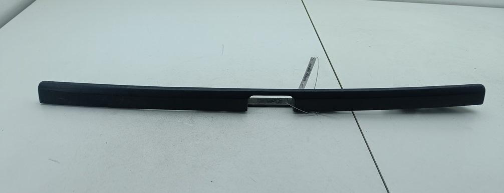 накладка подсветки номера Volkswagen Golf-3 1995, 1.8 л., бензин, АКПП, синий, хетчбэк 3 дв., 1H6827577