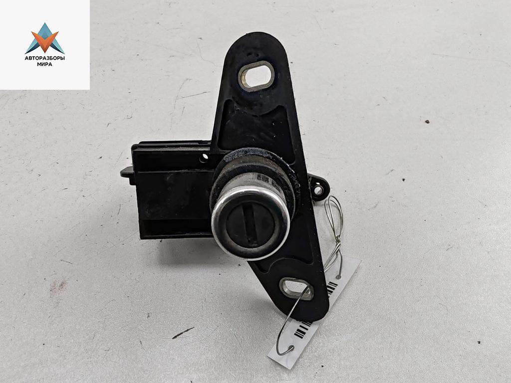 кнопка открытия багажника Opel Zafira 1 поколение (A) 2002, 2.2 л., бензин, МКПП, серый, седан - фото №1