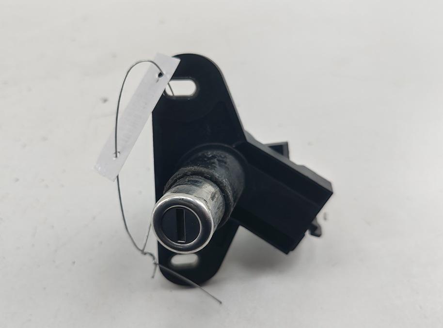 кнопка открытия багажника Opel Astra G 1999, 1.8 л., бензин, МКПП, синий, универсал, 791400011