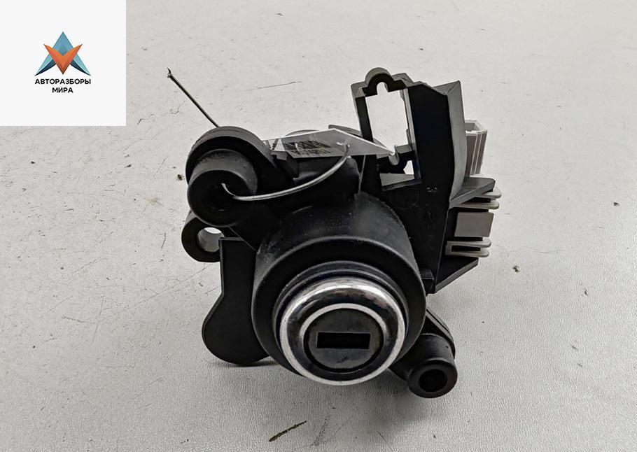 Личинка замка багажника BMW 5 серия E60/E61 2006, 2.5 л., бензин, АКПП, серый, седан - фото №1