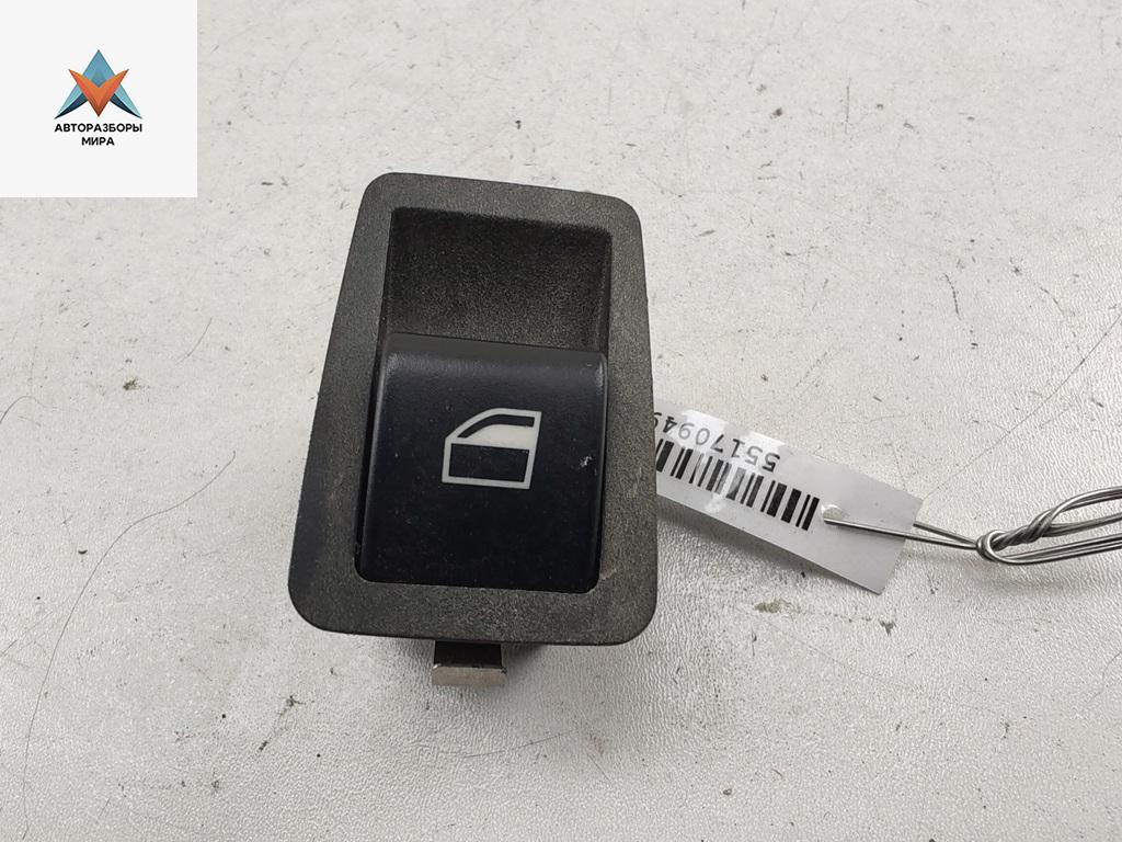 кнопка стеклоподъемника заднего левого BMW 3 серия E46 1999, 2.8 л., бензин, МКПП, синий, седан, 8368921 - фото №1