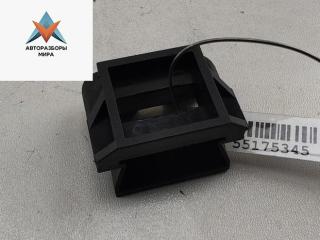 кронштейн (крепление) BMW 5 серия E39 1998, 2.0 л., бензин, МКПП, синий, универсал, 8156532