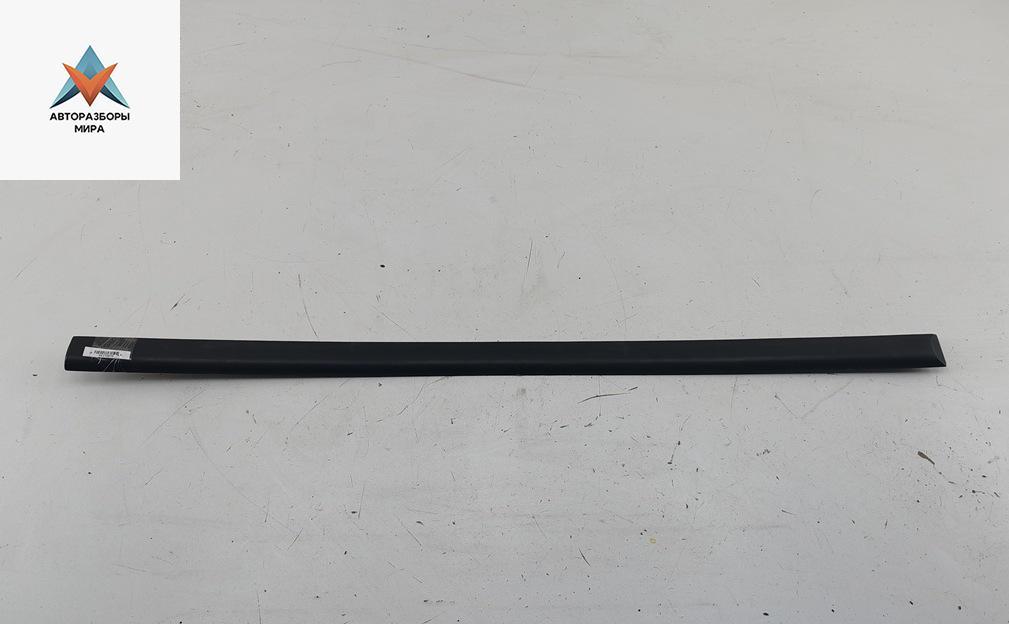 молдинг двери передней левой Opel Vectra B 1998, 1.6 л., бензин, МКПП, серый, седан - фото №1